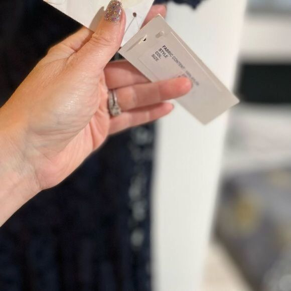 TERI JON lace pintuck gown size 4. NWT. Exquisite detail - Picture 5 of 7